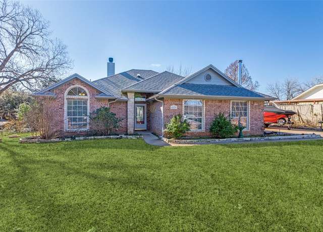 Property at 4029 Dakota Trl, Granbury, TX 76048, 3 beds, 2 baths