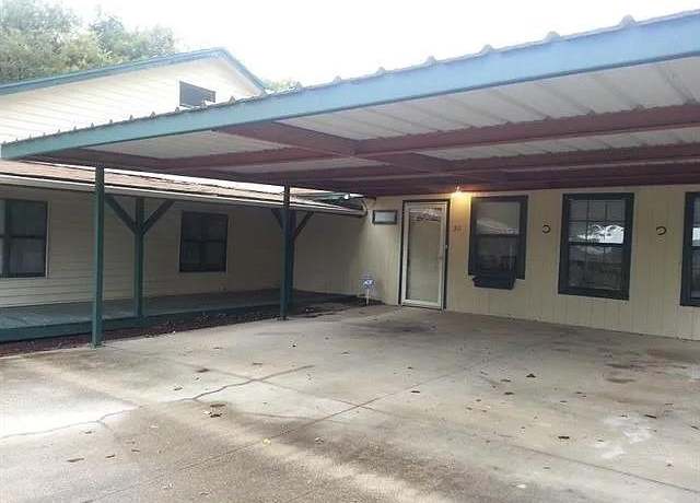 Property at 511 Rogers Rd, Newark, TX 76071, 3 beds, 2 baths