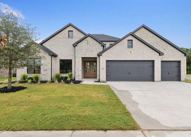 Property at 805 Calle Dr, Van Alstyne, TX 75495, 4 beds, 4.5 baths