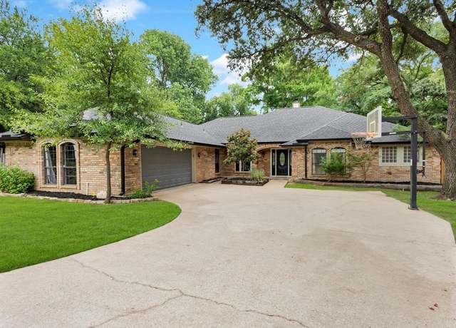 Property at 7409 Lochwood Ct, Fort Worth, TX 76179, 4 beds, 3 baths
