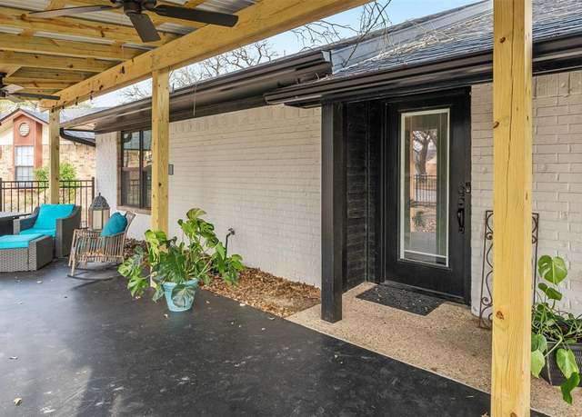 Property at 713 Southoak Dr, Athens, TX 75751, 2 beds, 2 baths