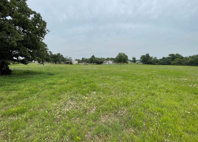 Property at 975 East Barry St, Reno, TX 76020