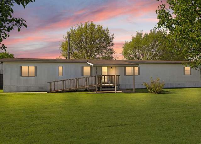 Property at 22921 Indian Trail Dr, Justin, TX 76247, 3 beds, 2 baths