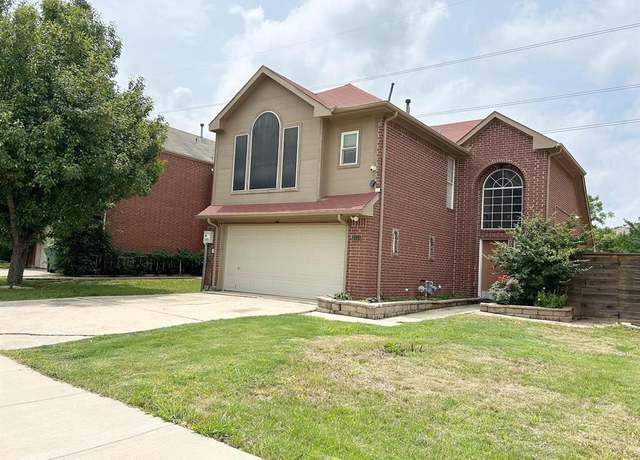 Property at 2114 Montclair Ln, Lewisville, TX 75067, 3 beds, 2.5 baths