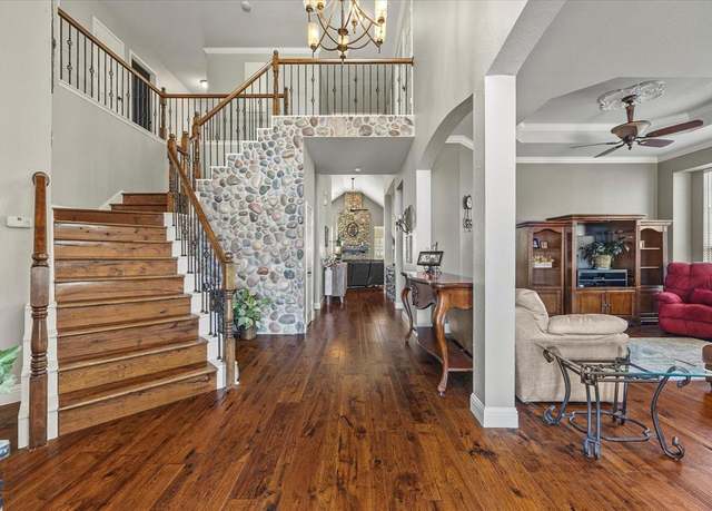 Property at 1705 Bayhill Dr, Rockwall, TX 75087, 5 beds, 3.5 baths