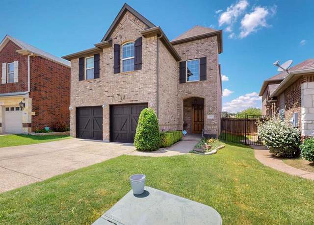 Property at 1010 Kaylie, Grand Prairie, TX 75052, 3 beds, 2.5 baths