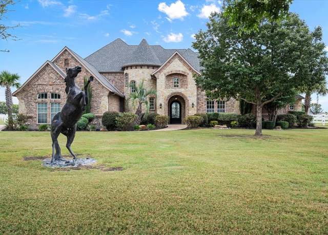 Property at 160 Steel Dust Dr, Red Oak, TX 75154, 4 beds, 4.5 baths