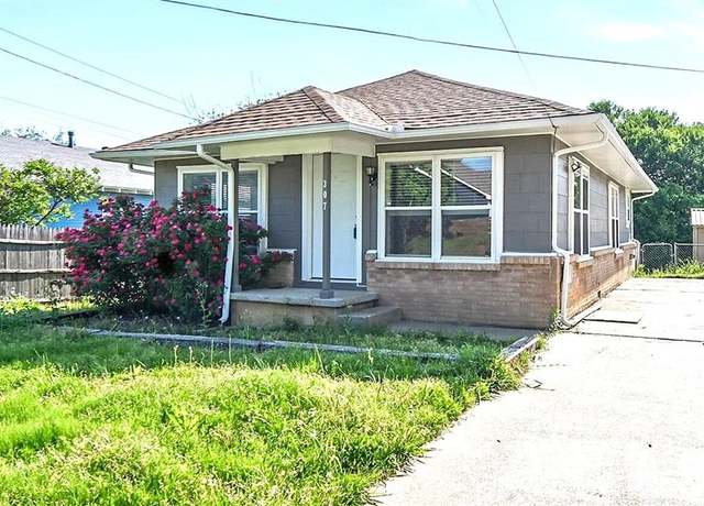 Property at 307 N Dallas St, Pilot Point, TX 76258, 2 beds, 1 bath