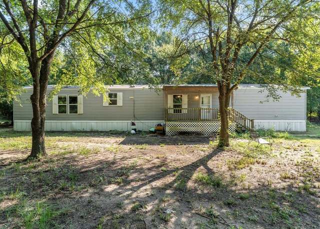 Property at 818 SE County Road 2260, Corsicana, TX 75109, 3 beds, 2 baths