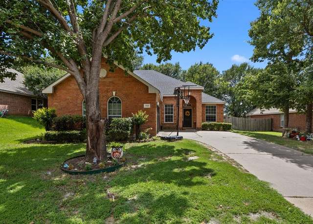 Property at 708 Hummingbird Trl, Crowley, TX 76036, 3 beds, 2 baths