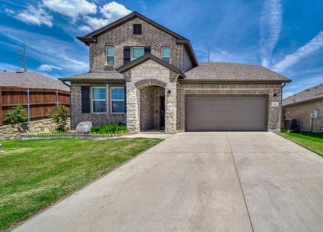 Property at 1701 Briar Hill Dr, Denton, TX 76207, 3 beds, 2.5 baths