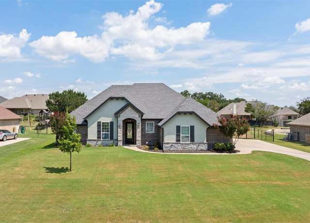 Property at 3711 Lonesome Creek Rd, Granbury, TX 76049, 4 beds, 2.5 baths