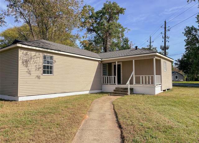 Property at 2747 Foster St, Bossier City, LA 71112, 3 beds, 2 baths