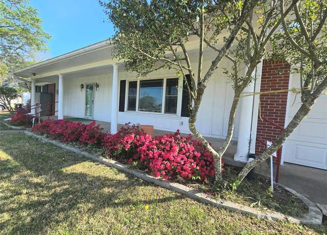 Property at 604 E Pennsylvania, Van, TX 75790, 2 beds, 2 baths