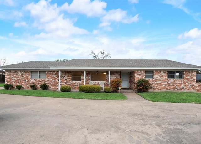 Property at 8504 Berend Ct, Benbrook, TX 76116, 3 beds, 2 baths