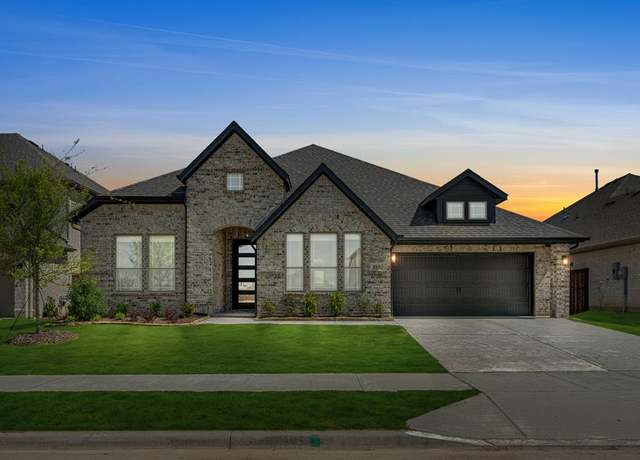Property at 813 Turnbull Ave, Fort Worth, TX 76247, 4 beds, 3 baths