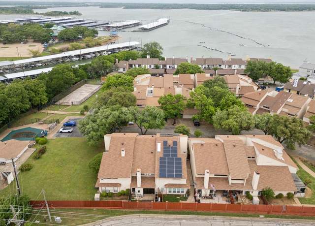 Property at 4 Oakbrook Dr, Lewisville, TX 75057, 3 beds, 2.5 baths