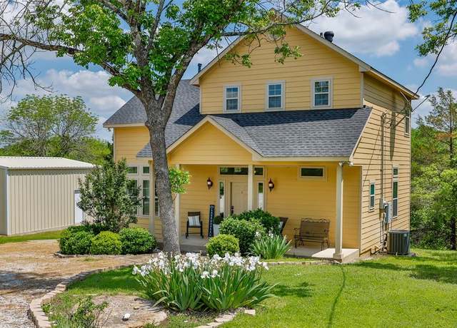 Property at 365 Southside Dr, Gainesville, TX 76240, 3 beds, 2 baths