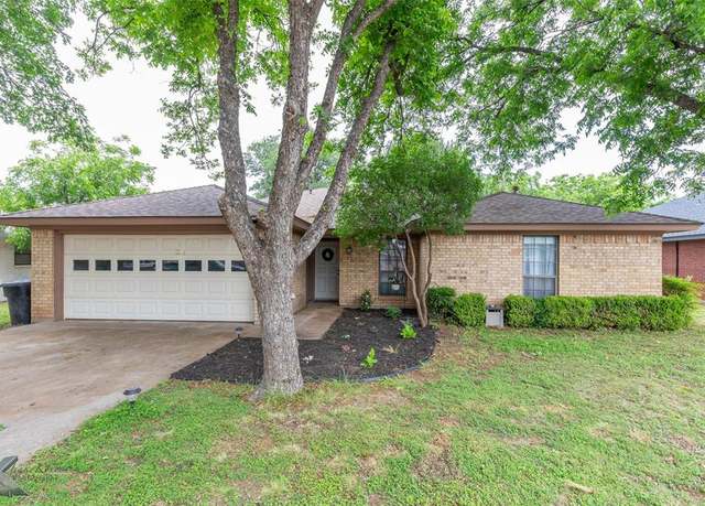Property at 3526 Carnation Ct, Abilene, TX 79606, 3 beds, 2 baths