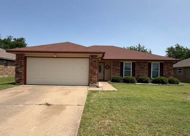 Property at 828 Richards Dr, Cedar Hill, TX 75104, 3 beds, 2 baths