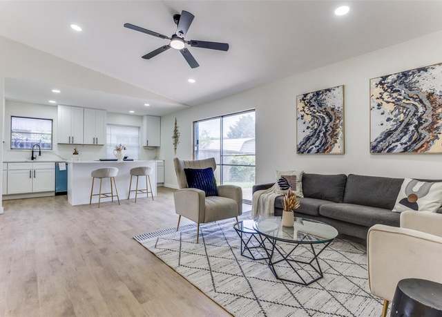 Property at 806 Brookshire Cir, Garland, TX 75043, 3 beds, 2 baths