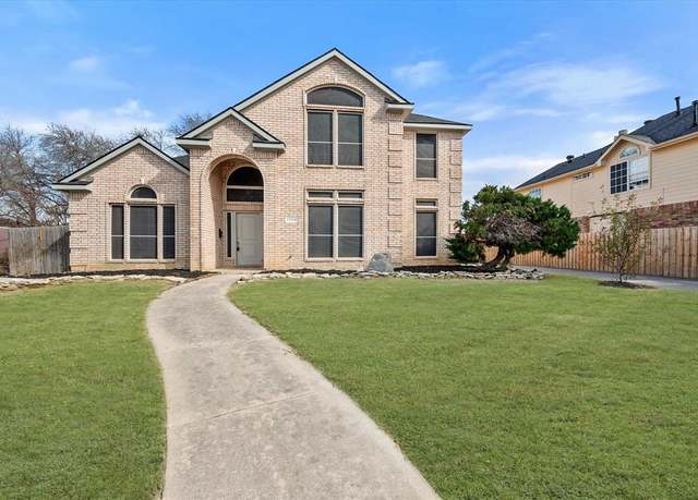 Property at 1724 Newcastle Dr, Mansfield, TX 76063, 4 beds, 2.5 baths