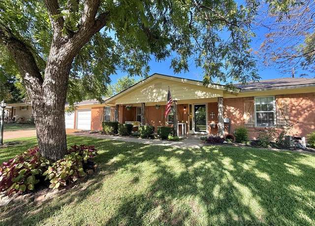 Property at 604 Caduceus Ln, Hurst, TX 76053, 3 beds, 2 baths