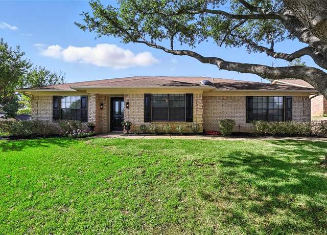 Property at 901 Spring Oak Ct, Euless, TX 76039, 3 beds, 2 baths
