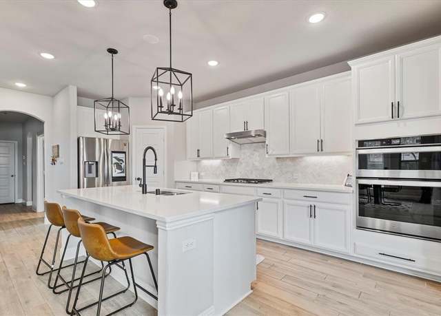 Property at 7100 Dandelion Dr, Little Elm, TX 76227, 4 beds, 2.5 baths