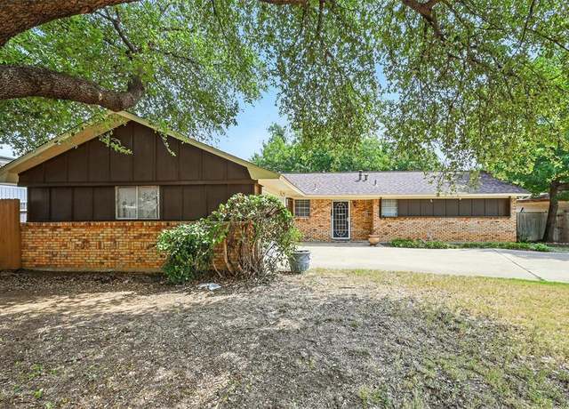 Property at 313 Vine St, Euless, TX 76040, 3 beds, 2 baths