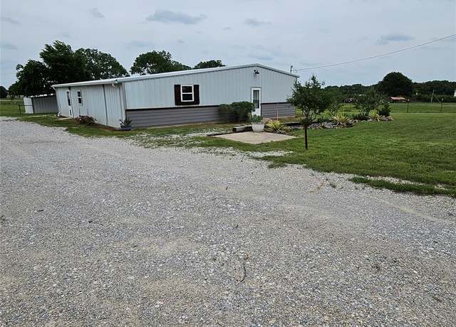 Property at 473 County Road 1695, Sunset, TX 76270, 2 beds, 1 bath
