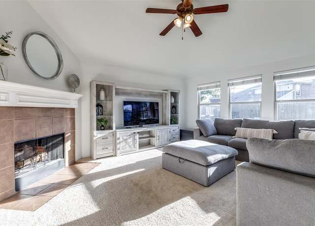 Property at 1009 Johnson City Ave, Forney, TX 75126, 4 beds, 2 baths