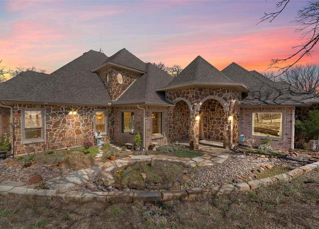 Property at 10072 Bluffview Cir, Pilot Point, TX 76258, 4 beds, 4 baths