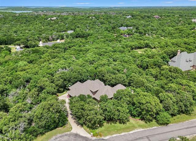 Property at 10072 Bluffview Cir, Pilot Point, TX 76258, 4 beds, 4 baths
