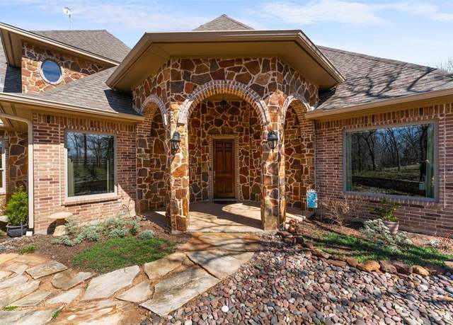 Property at 10072 Bluffview Cir, Pilot Point, TX 76258, 4 beds, 4 baths