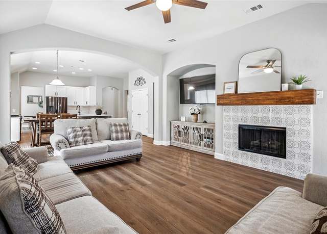 Property at 2808 Cascade Cove Dr, Little Elm, TX 75068, 3 beds, 2 baths