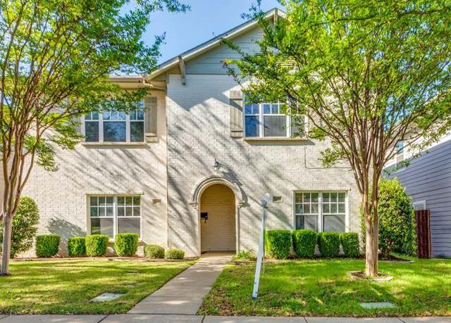 Property at 3408 W 4th St, Fort Worth, TX 76107, 3 beds, 2.5 baths