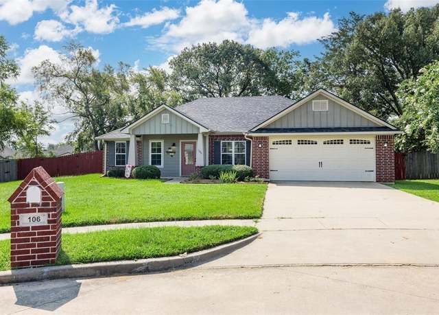 Property at 106 Bristol Cir, Chandler, TX 75758, 3 beds, 2 baths