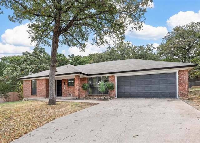 Property at 600 Rolling Ridge Ct, Azle, TX 76020, 3 beds, 3.5 baths