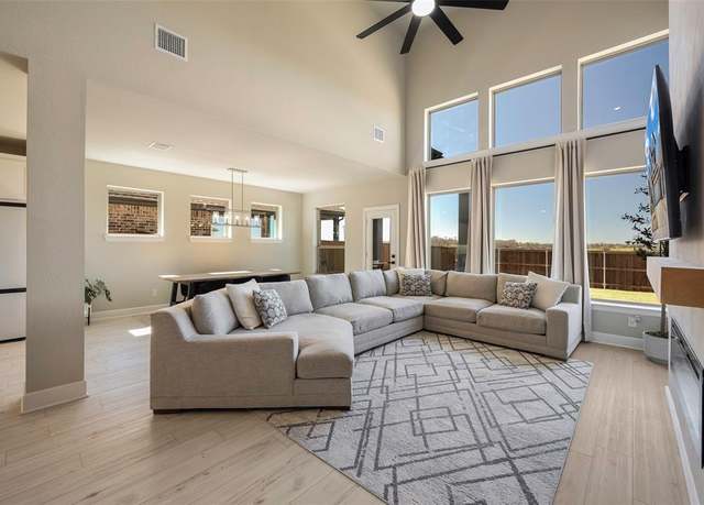 Property at 1009 Parkfield Rd, Royse City, TX 75189, 4 beds, 2.5 baths