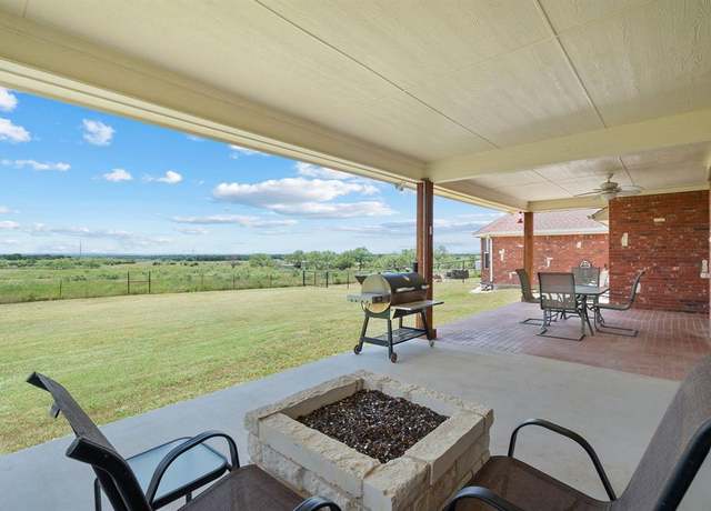 Property at 734 Young Bend Rd, Brock, TX 76087, 4 beds, 3.5 baths