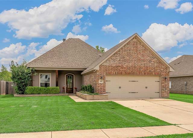 Property at 206 Jamestowne Blvd, Benton, LA 71006, 3 beds, 2 baths