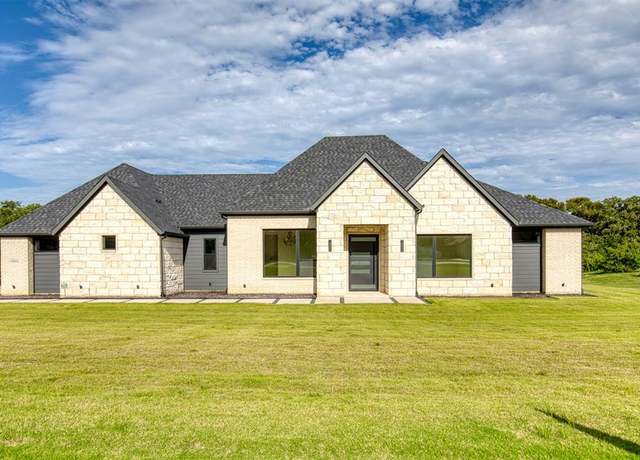 Property at 1044 Hidden Oaks Dr, Wills Point, TX 75169, 4 beds, 4 baths