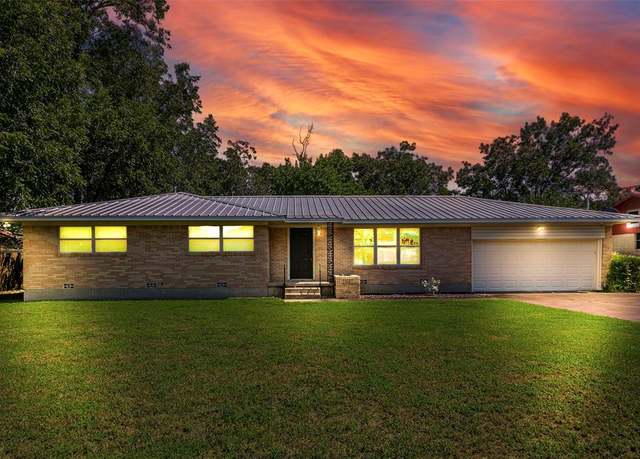 Property at 3025 Orchard Ln, Waco, TX 76705, 3 beds, 2 baths