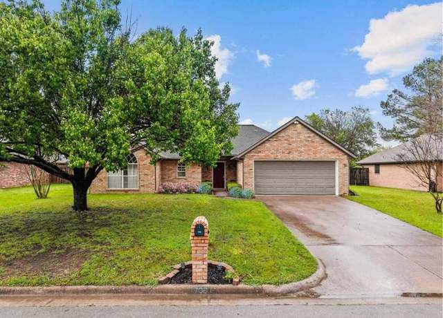 Property at 1706 La Fontaine Ln, Greenville, TX 75402, 3 beds, 2 baths