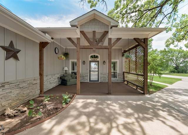 Property at 760 E Northside Dr, Pilot Point, TX 76258, 2 beds, 2 baths