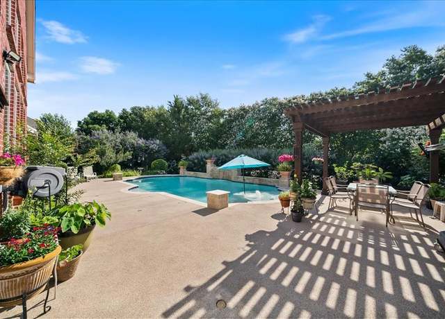 Property at 1304 Salsbury Cir, Murphy, TX 75094, 5 beds, 5 baths