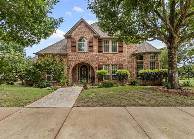 Property at 711 Flamingo Cir, Burleson, TX 76028, 4 beds, 3.5 baths
