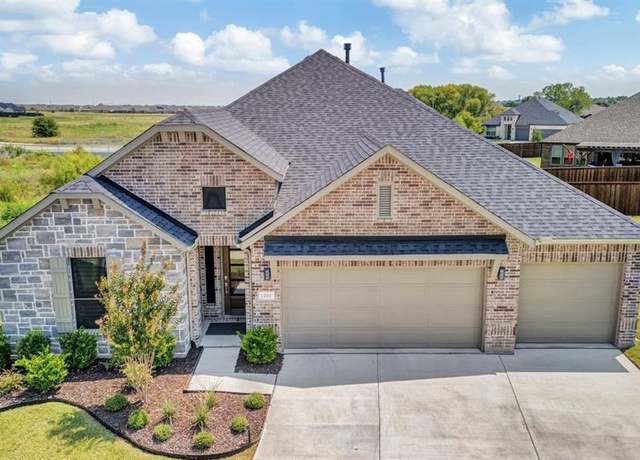 Property at 1401 Thunderbird Dr, Fort Worth, TX 76052, 4 beds, 3 baths