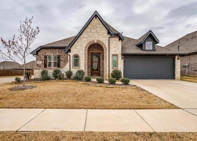 Property at 1096 Imperial Eagle Rd, Alvarado, TX 76009, 4 beds, 2 baths